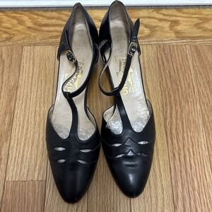 Vintage Woman's Salvatore Ferragamo Navy VINTAGE LEATHER T STRAPPED - Size 8.5